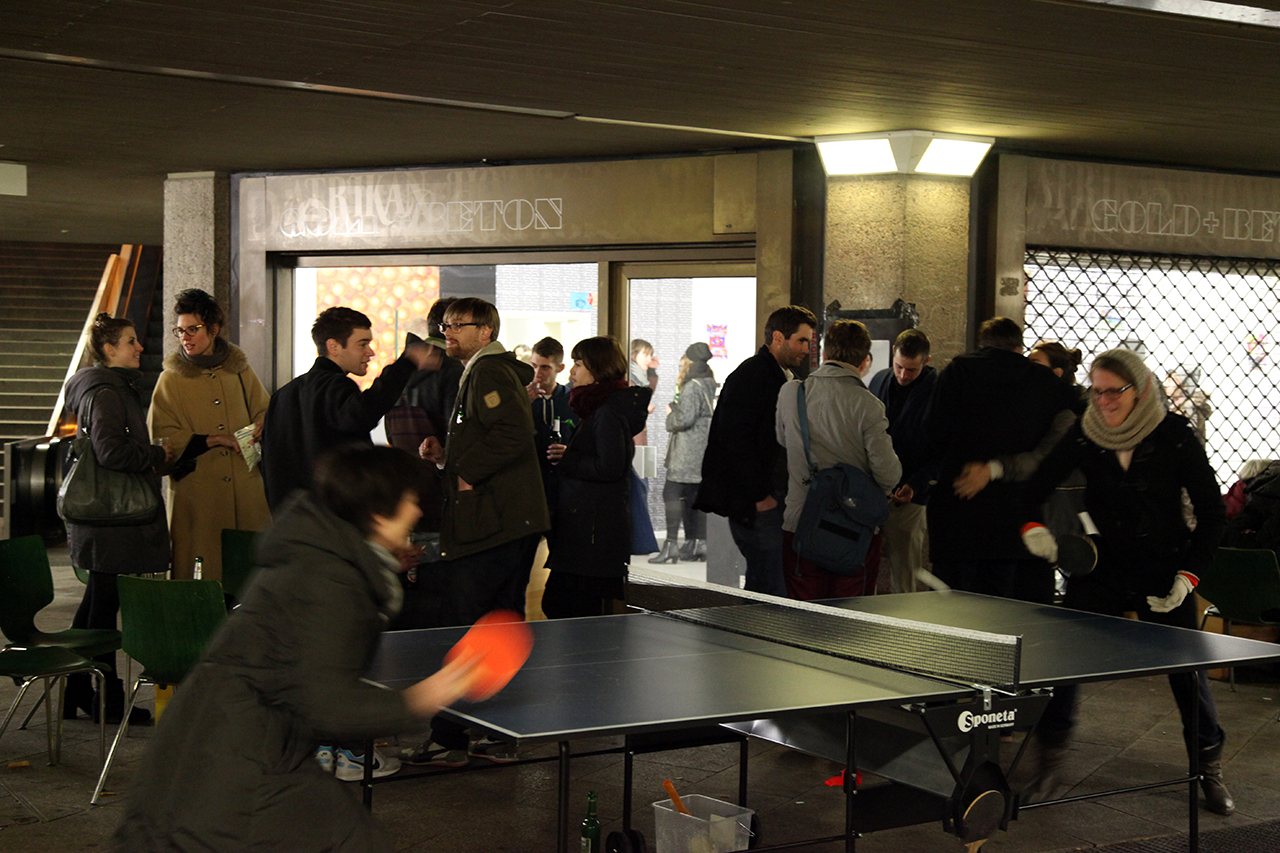 LSDSL — a ping-pong table among the crowd